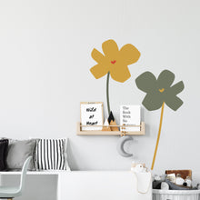 Charger l&#39;image dans la galerie, Autocollants muraux - Elle écoute pousser les fleurs
