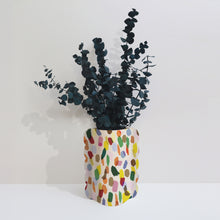 Charger l&#39;image dans la galerie, Cache-pot, vase et bouquet
